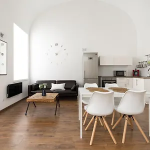 Apartamento B17 Bajcsy, Budapest